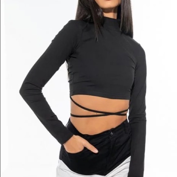 You really looking hard at me crop backless top - Picture 3 of 3